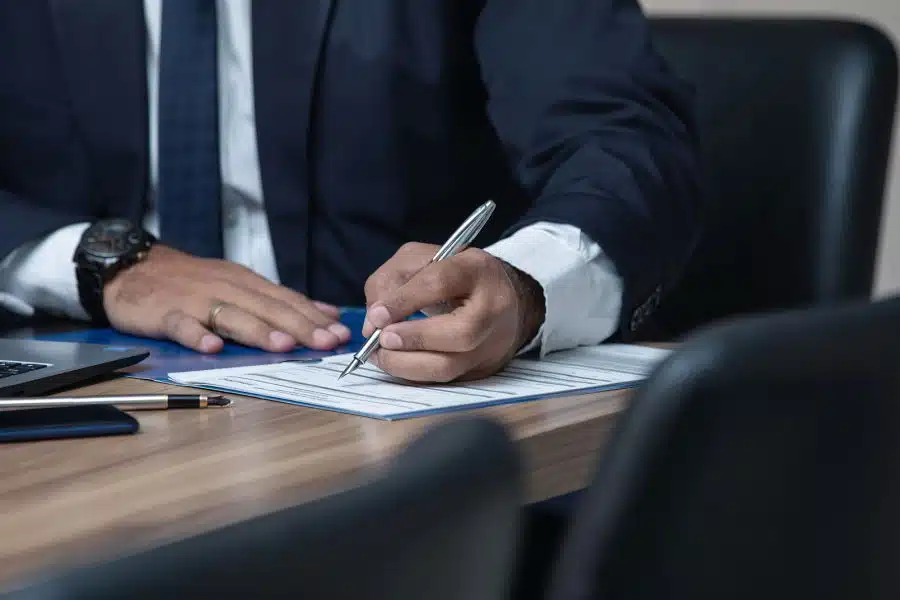 Les rôles et responsabilités d'un avocat spécialisé en droit immobilier à Rennes