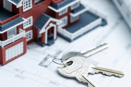 Diagnostics immobiliers obligatoires : ce que tout propriétaire doit savoir avant de vendre ou louer